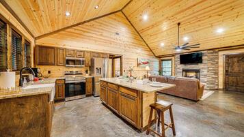 House (2 Bedrooms) | Interior