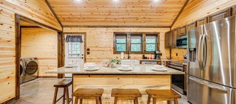 Broken Bow Cabin w/ Private Hot Tub: 14 Mi to Lake
