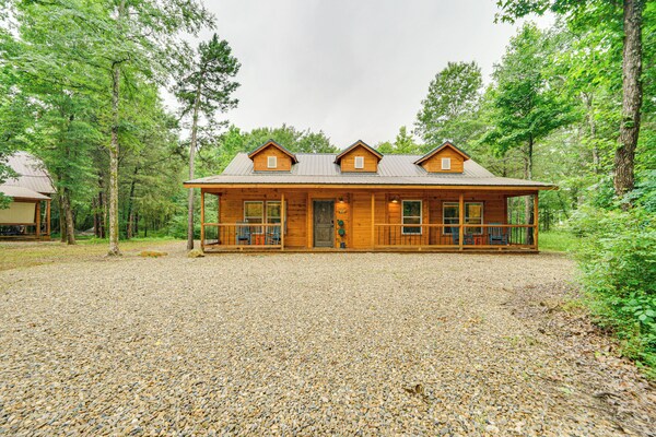 Broken Bow Cabin W/ Private Hot Tub: 14 Mi To Lake - Broken Bow, OK