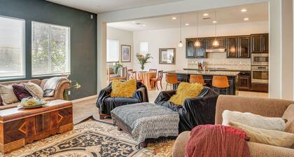 Rio Bravo Country Club Home in Bakersfield w/ Pool