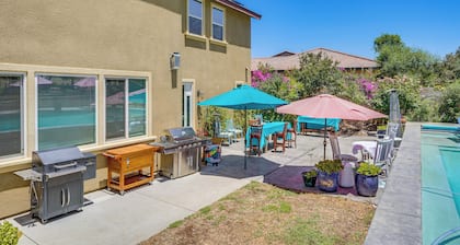 Rio Bravo Country Club Home in Bakersfield w/ Pool