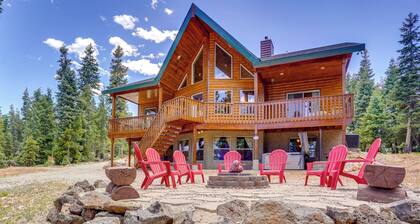 Duck Creek Village Cabin w/ Deck & Private Hot Tub