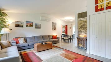 House (2 Bedrooms) | Bahagian dalam