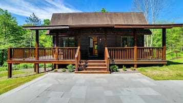 House (3 Bedrooms) | Depan hartanah