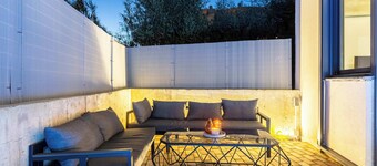 Ventiri Lofts - Luxury Duplex w/Private Garden