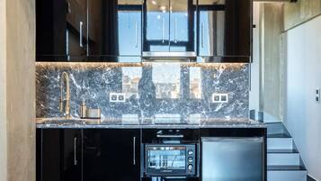 雪櫃、焗爐、爐具、咖啡機/沖茶器