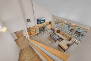 TV, fireplace - Great for families large groups, Sleeps 10 (Sunriver)