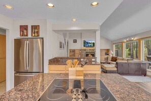 Interior - Great for families large groups, Sleeps 10 (Sunriver)