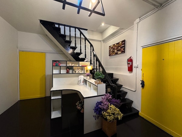 Front of property - Chiza Hostel Chiangmai (Chiang Mai)