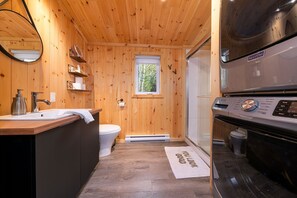 تجهيزات دش، مجففات شعر، مناشف، صابون