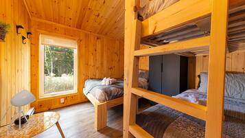 3 bedrooms, WiFi, bed sheets
