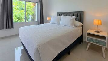 Iron/ironing board, free WiFi, bed sheets