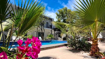 Outdoor pool, a heated pool