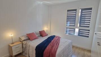 3 slaapkamers, een strijkplank/strijkijzer, wifi