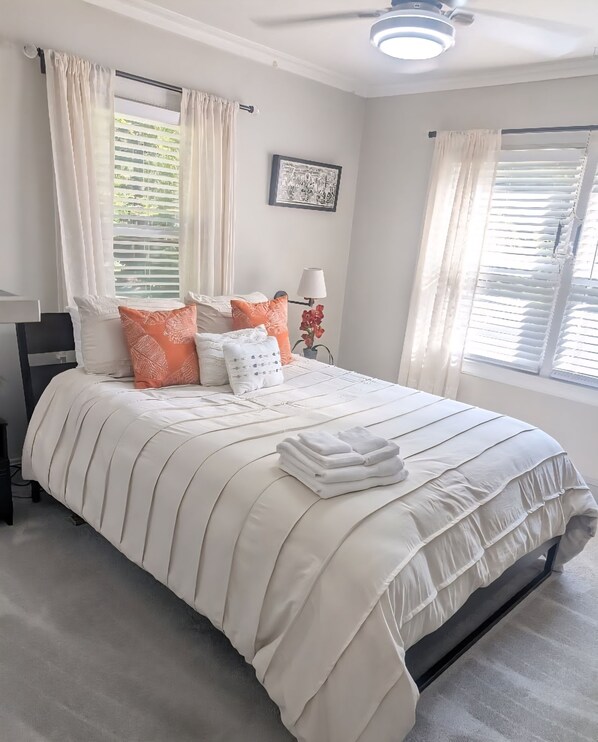 2 soverom, strykejern/-brett, wi-fi (inkludert) og sengetøy