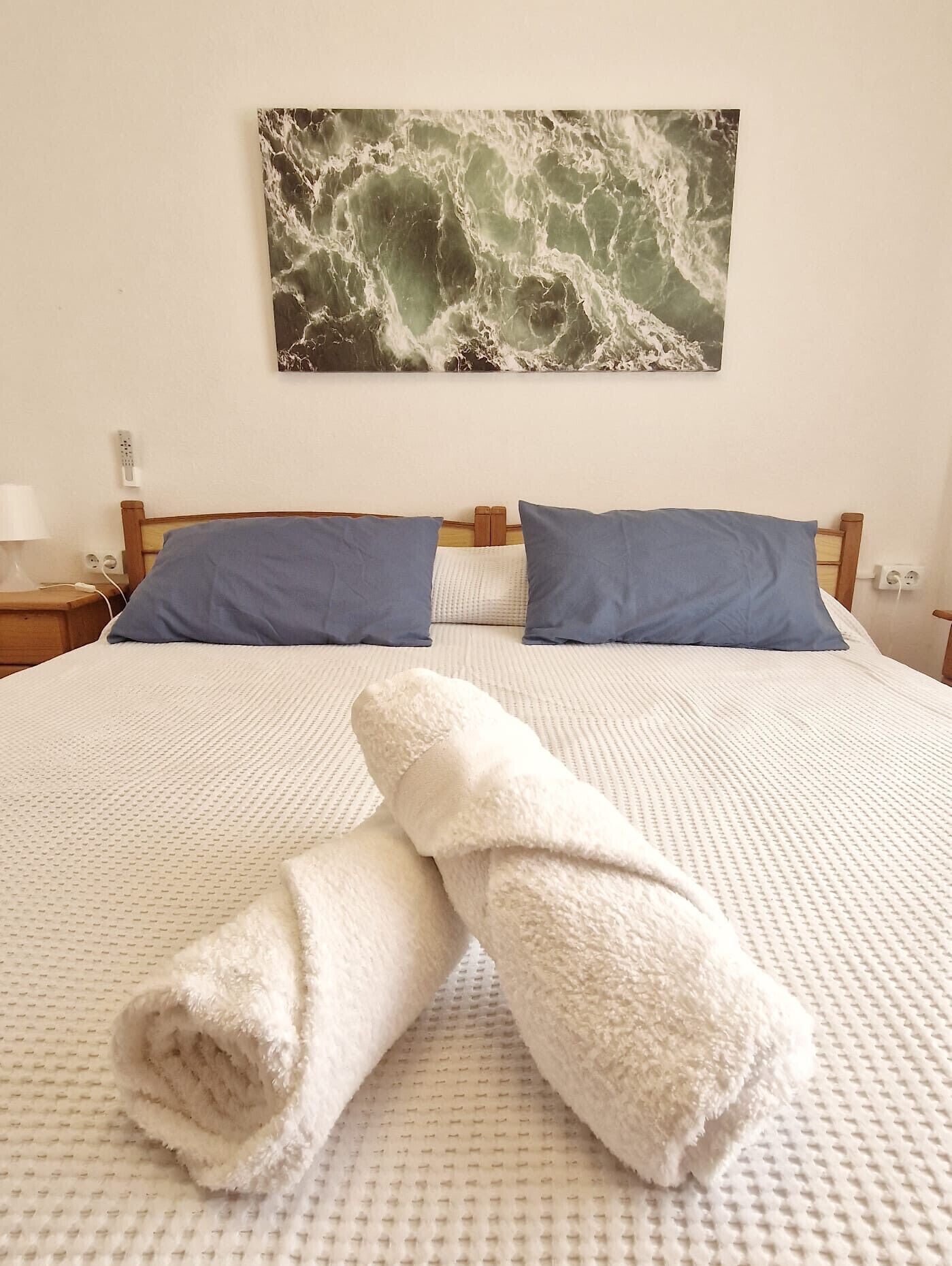 1 slaapkamer, een strijkplank/strijkijzer, gratis wifi, beddengoed