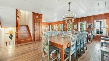 Casa, vários quartos | Opções para refeição