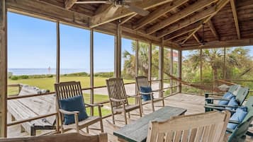 Casa, vários quartos | Terraço/pátio