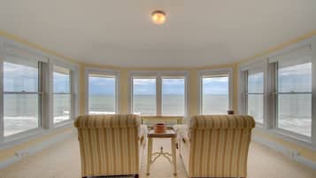 House, 6 Bedrooms | Interior