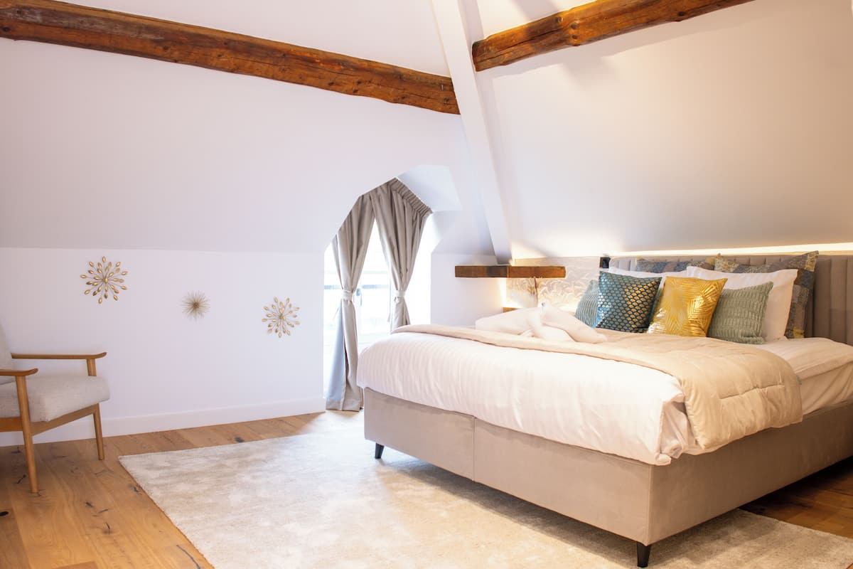 Luxury Suite, 1 King Bed, Ensuite