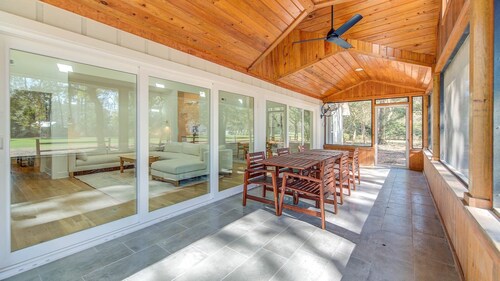 Great Place To Relax And Enjoy A Peaceful Vacation! 4 Bedroom Home by Peace Vacations