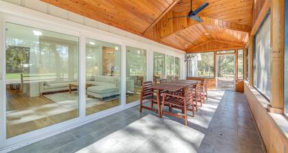 Great Place To Relax And Enjoy A Peaceful Vacation! 4 Bedroom Home by Peace Vacations