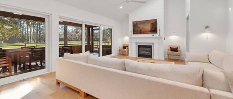 Casa, 4 habitaciones | Área de sala de estar