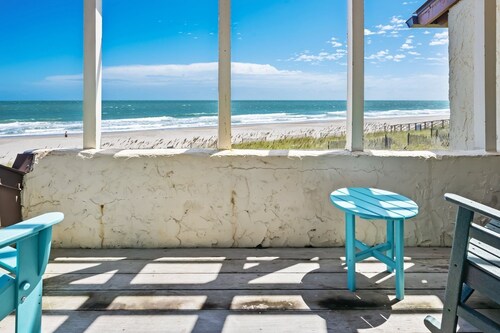 Enjoy Listening To The Sound Of The Crashing Waves And Bird Watching 4 Bedroom Villa by Peace Vacations