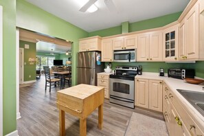 Villa, 3 Bedrooms | Private kitchen | Fridge, oven, coffee/tea maker, toaster