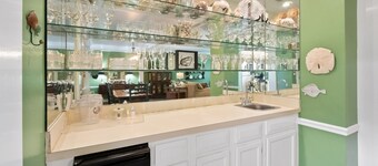 Enjoy Relaxing In This Well Appointed Villa With Views Of Lake, Pool And The 1st Fairway 3 Bedroom Villa by Peace Vacations