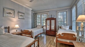 Casa, vários quartos | 7 quartos, Wi-Fi de cortesia