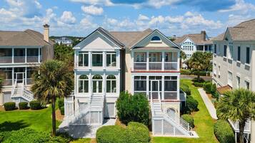 House, 4 Bedrooms | Exterior