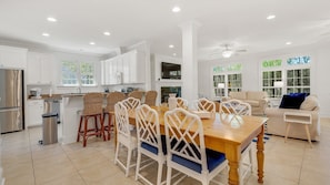 House, 5 Bedrooms | Private kitchen | Fridge, oven, coffee/tea maker, toaster