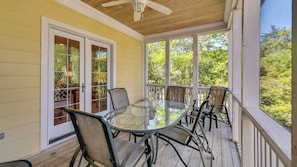 House, 5 Bedrooms | Balcony