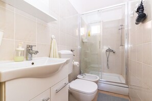 Shower - Vacation house on island Krk (Pinezici)