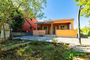 Exterior - Vacation house on island Krk (Pinezici)