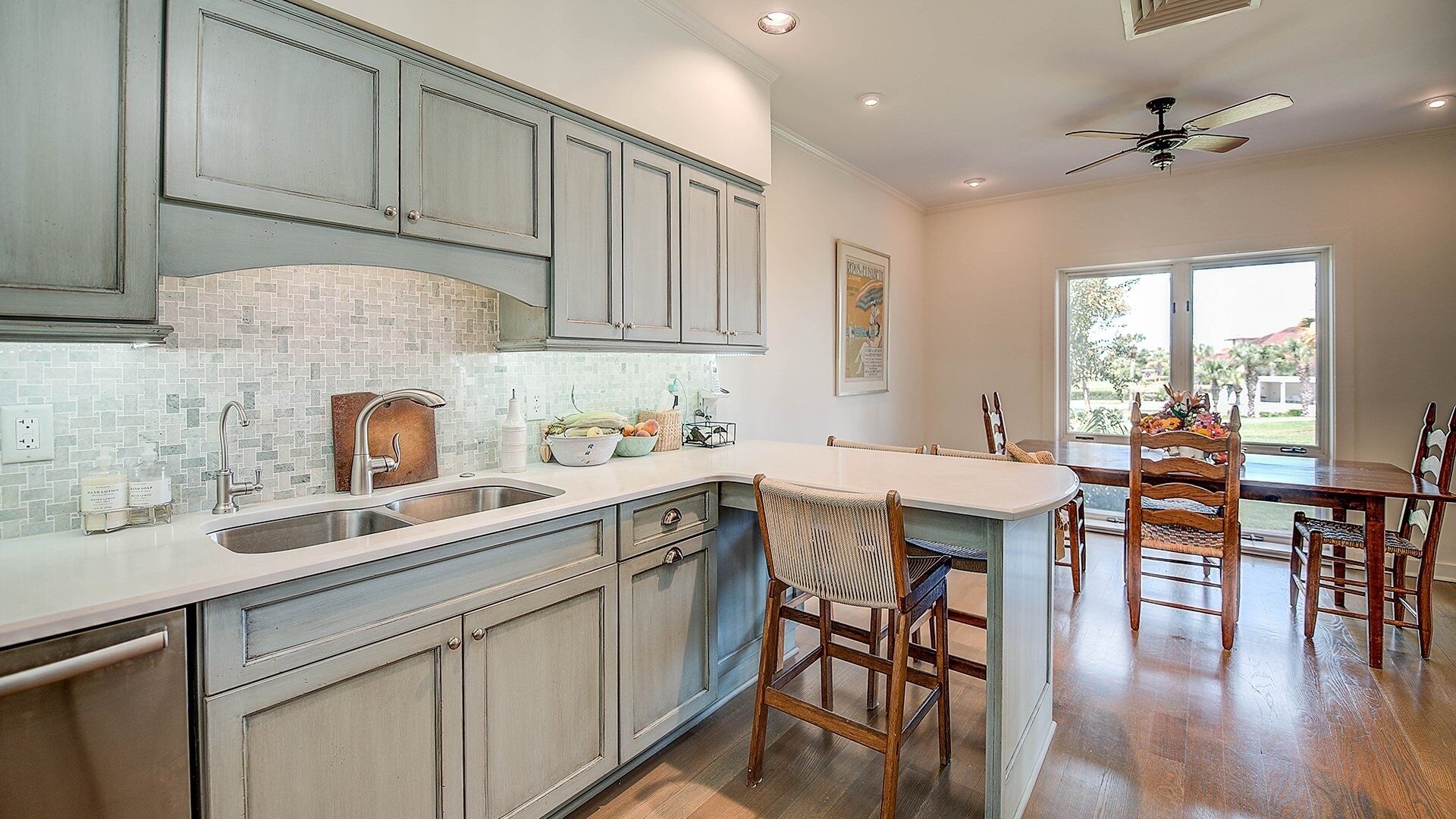 Condo, 3 Bedrooms | Private kitchen | Fridge, oven, coffee/tea maker, toaster