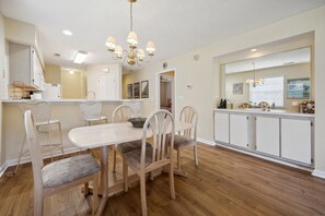 Dining - Crassostrea Ii At True Blue 2 Bedroom Condo by Peace Vacations (Pawleys Island)