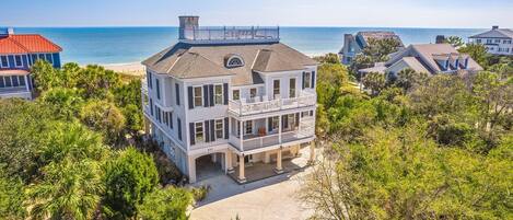 House, 6 Bedrooms | Exterior