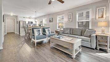 Condo, 2 Bedrooms | Interior