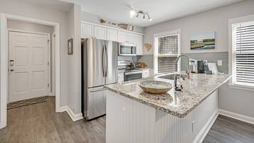 Condo, 2 Bedrooms | Private kitchen | Fridge, oven, coffee/tea maker, toaster