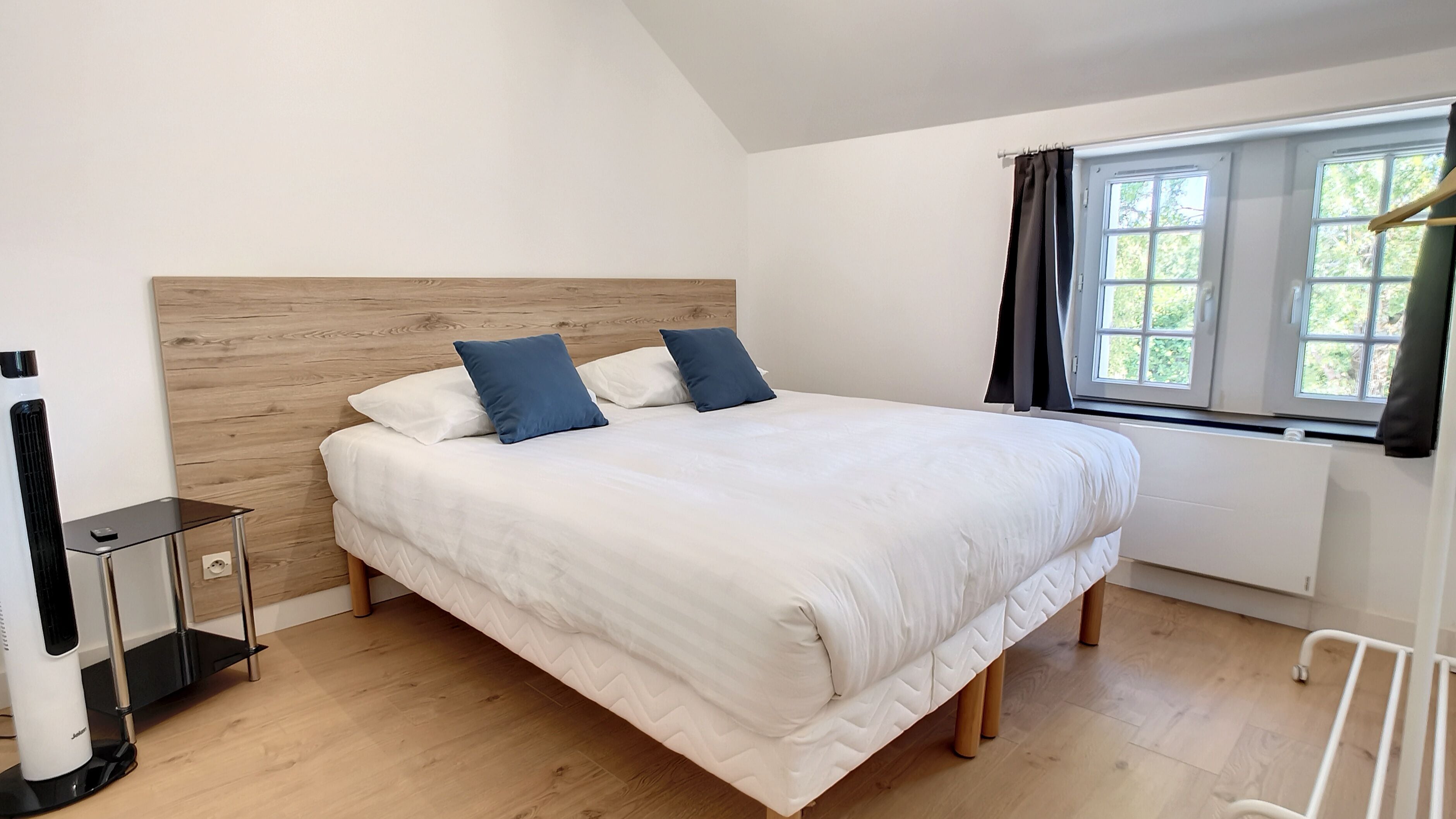 Premium-Penthouse, 2 Schlafzimmer, Nichtraucher, Gartenblick | Bettwäsche aus ägyptischer Baumwolle, hochwertige Bettwaren