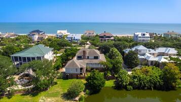 House, 6 Bedrooms | Aerial view