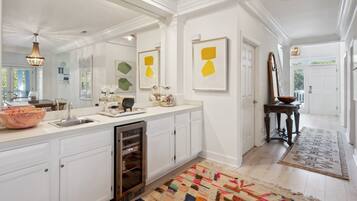 Condo, 3 Bedrooms | Interior