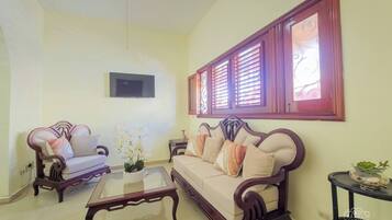 House, 2 Bedrooms, Accessible, Smoking | Room amenity