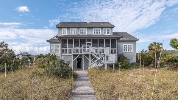 Exterior - Beachfront Home With A Beautiful View 6 Bedroom Home by Peace Vacations (Georgetown)