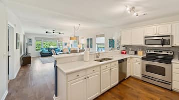 Kondominium, 3 kamar tidur | Dapur pribadi | Lemari es, oven, mesin pembuat kopi/teh, dan pemanggang roti