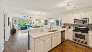 Lägenhet - 3 sovrum | Eget kök | Kylskåp, ugn, kaffe- och tebryggare och brödrost