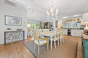 Condo, 3 Bedrooms | Dining