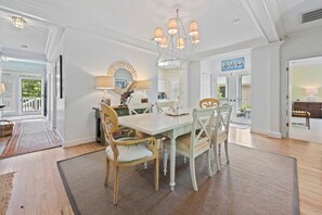 Condo, 3 Bedrooms | Dining